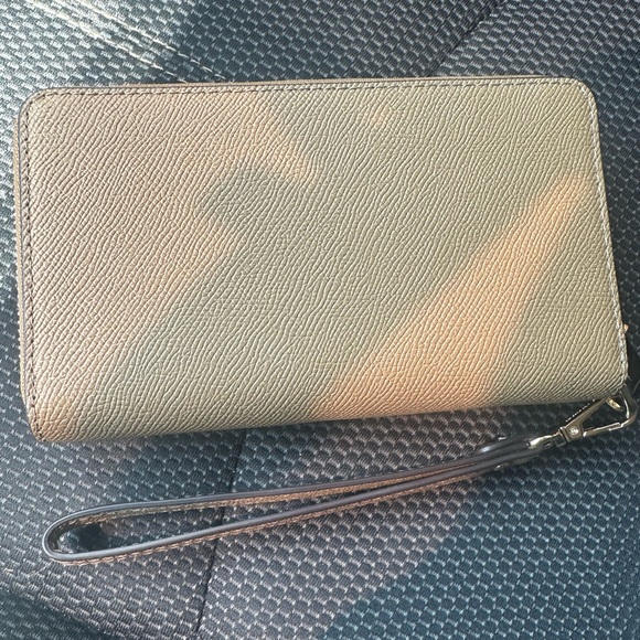 Michael Kors LG Phone Case Wallet - Picture 2 of 4